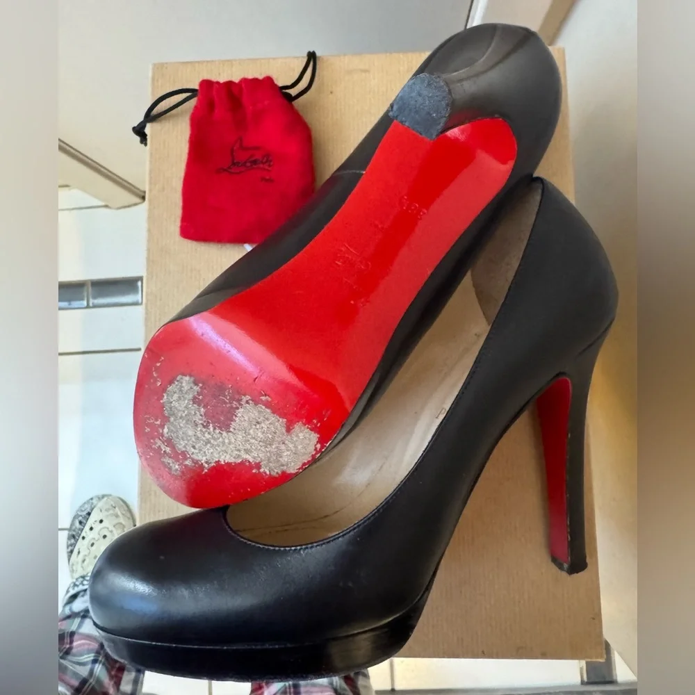 Christian Louboutin Leather Pumps - Picture 1 of 5